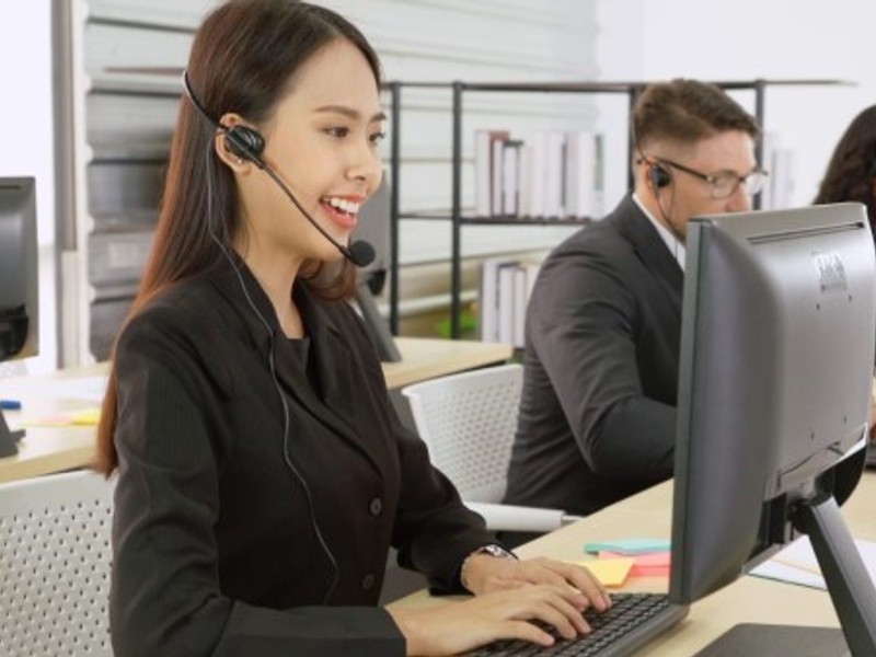 Minh họa hỗ trợ khách hàng và giải đáp thắc mắc